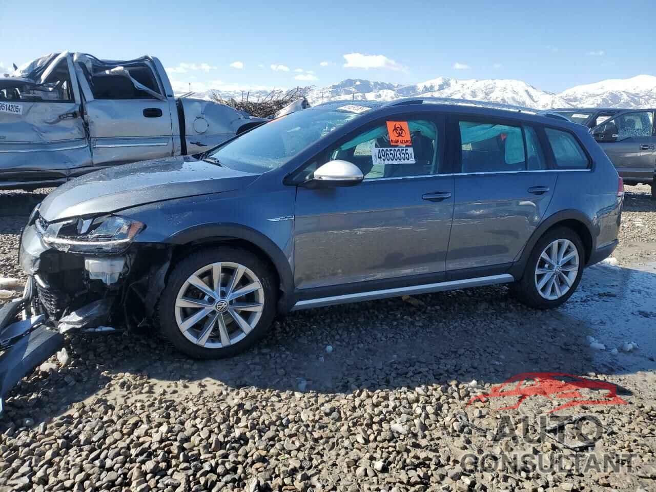 VOLKSWAGEN GOLF 2018 - 3VWM17AU3JM768642