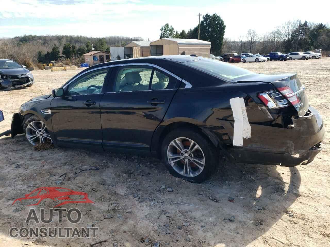 FORD TAURUS 2018 - 1FAHP2D82JG119449