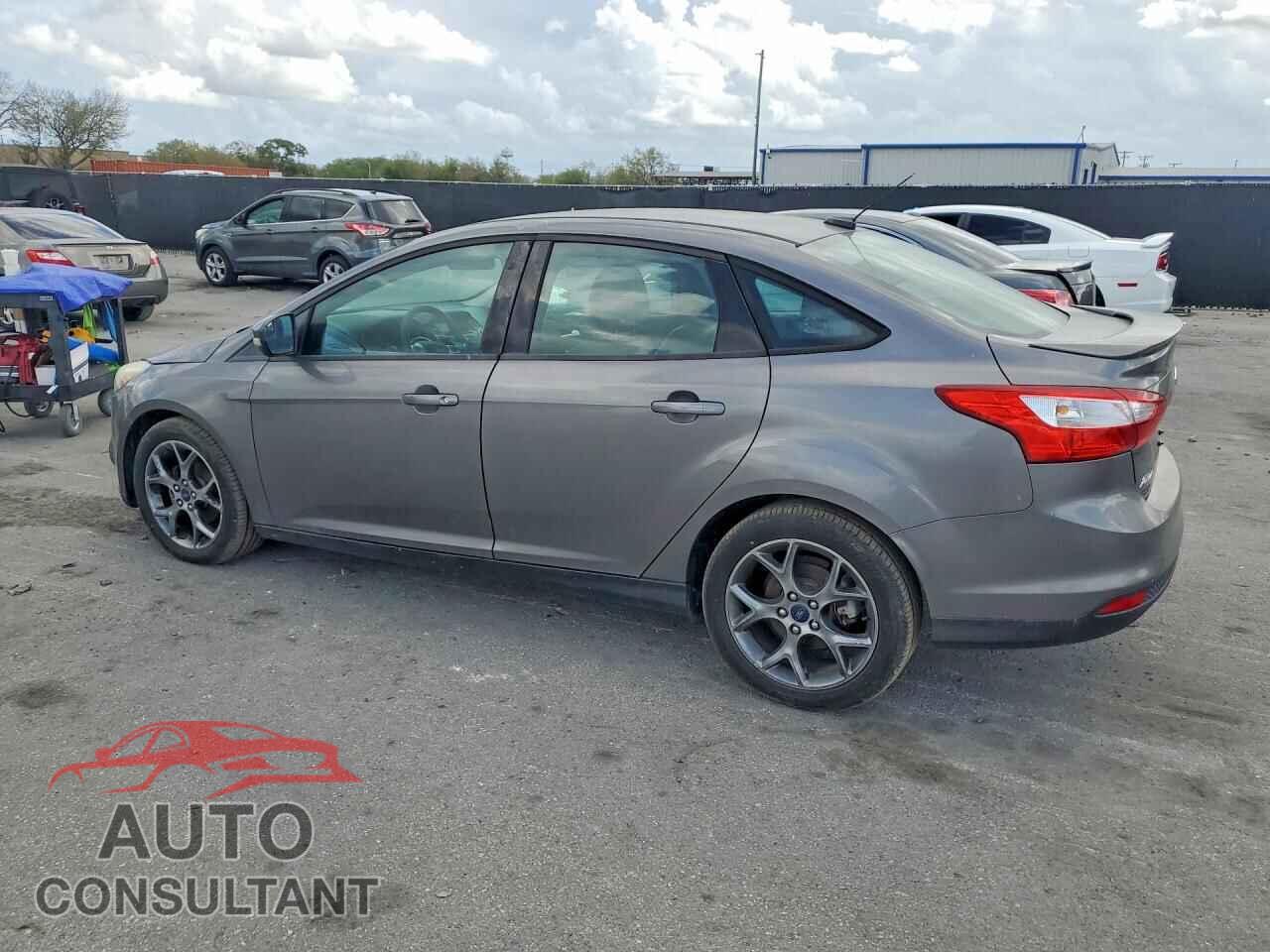 FORD FOCUS 2013 - 1FADP3F25DL375075