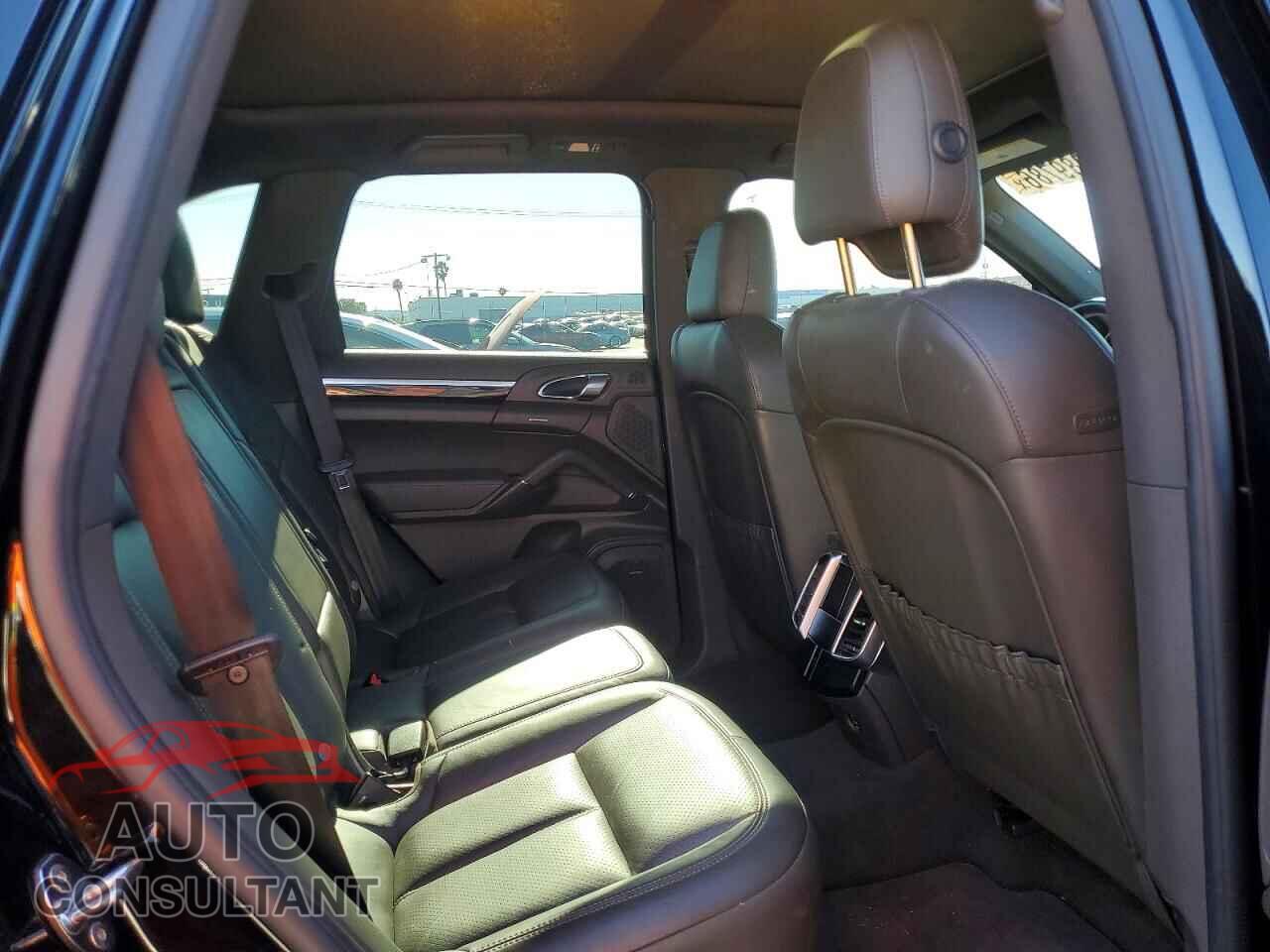 PORSCHE CAYENNE 2017 - WP1AE2A28HLA70114