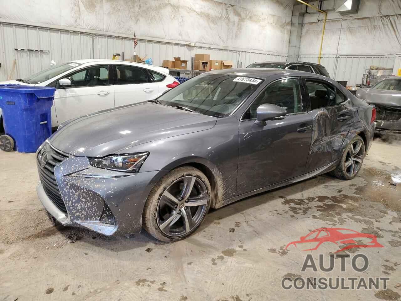 LEXUS IS 2018 - JTHC81D21J5027878