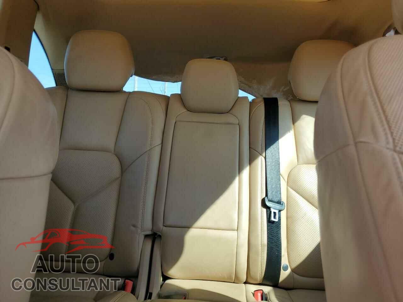 PORSCHE CAYENNE 2016 - WP1AA2A21GLA09178