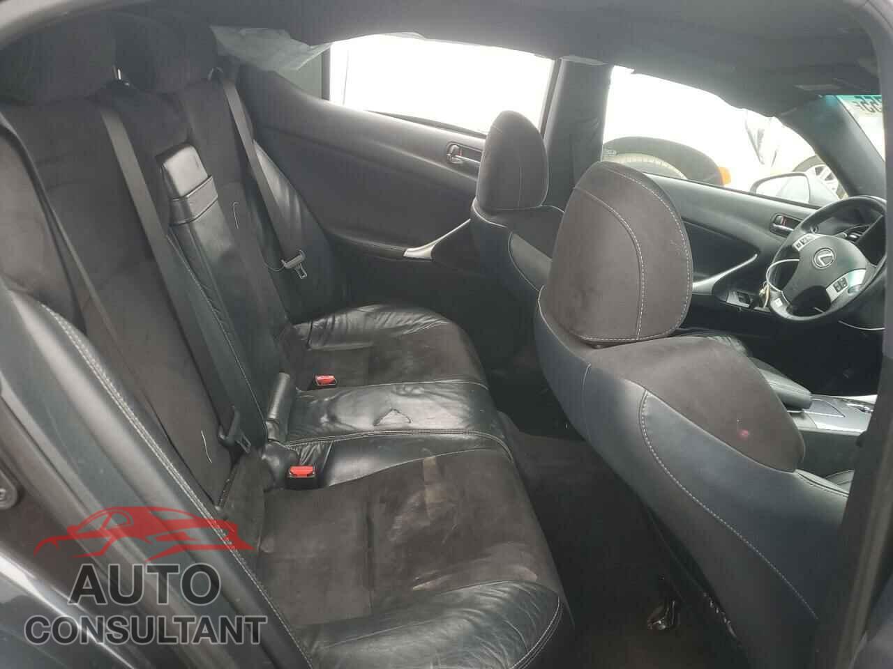 LEXUS IS 2011 - JTHBF5C20B5152172