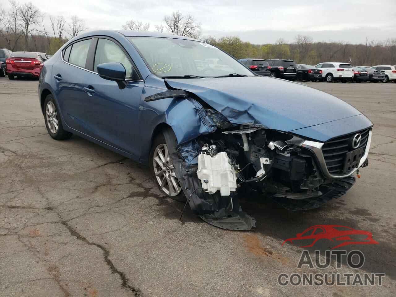 MAZDA 3 2018 - 3MZBN1U73JM207369