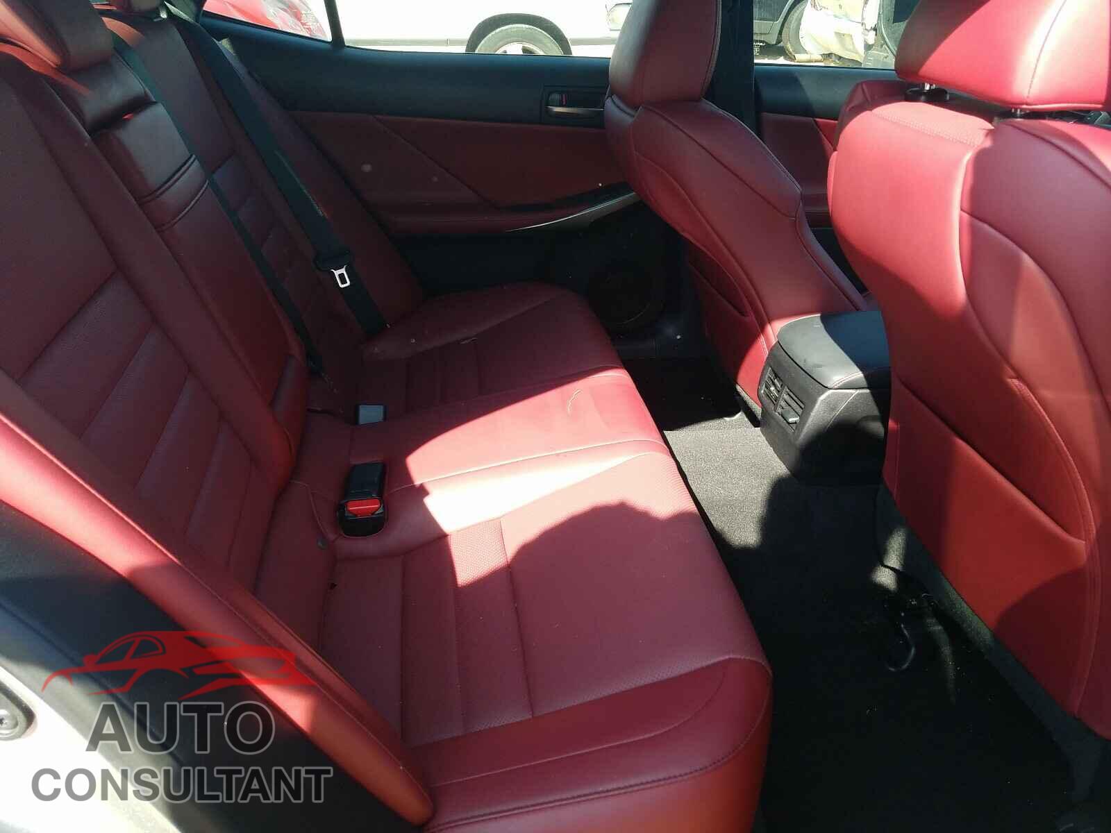LEXUS IS 2017 - JTHBA1D29H5046852