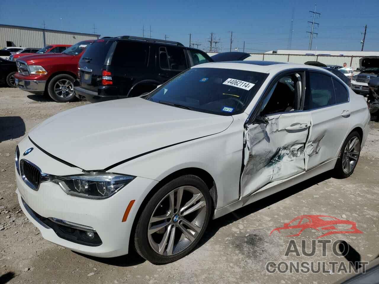 BMW 3 SERIES 2017 - WBA8B9C5XHK884650