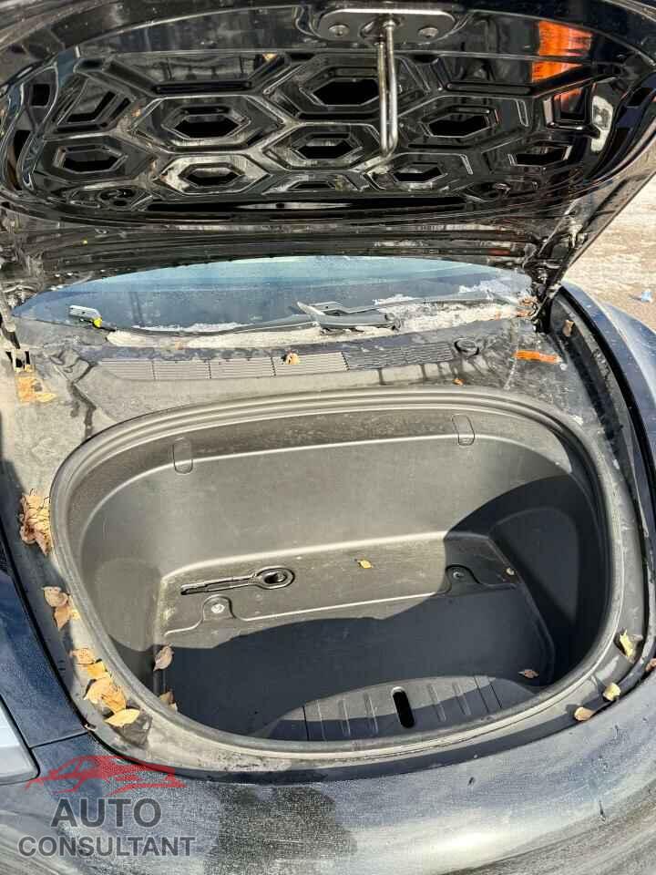 TESLA MODEL 3 2019 - 5YJ3E1EA2KF410437