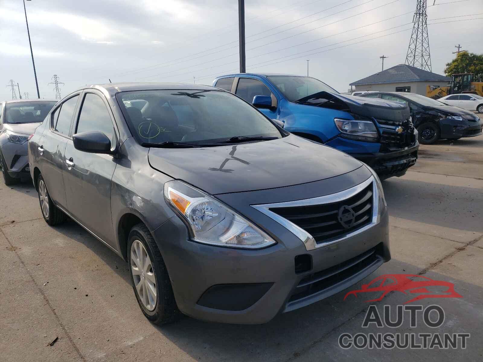 NISSAN VERSA 2018 - 3N1CN7AP8JL816626