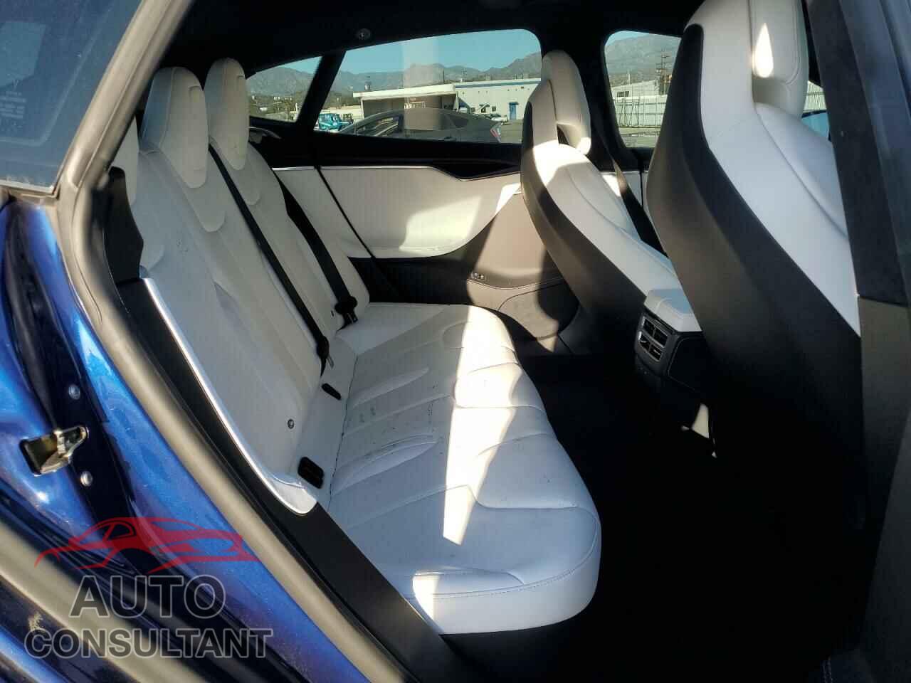 TESLA MODEL S 2017 - 5YJSA1E2XHF209927