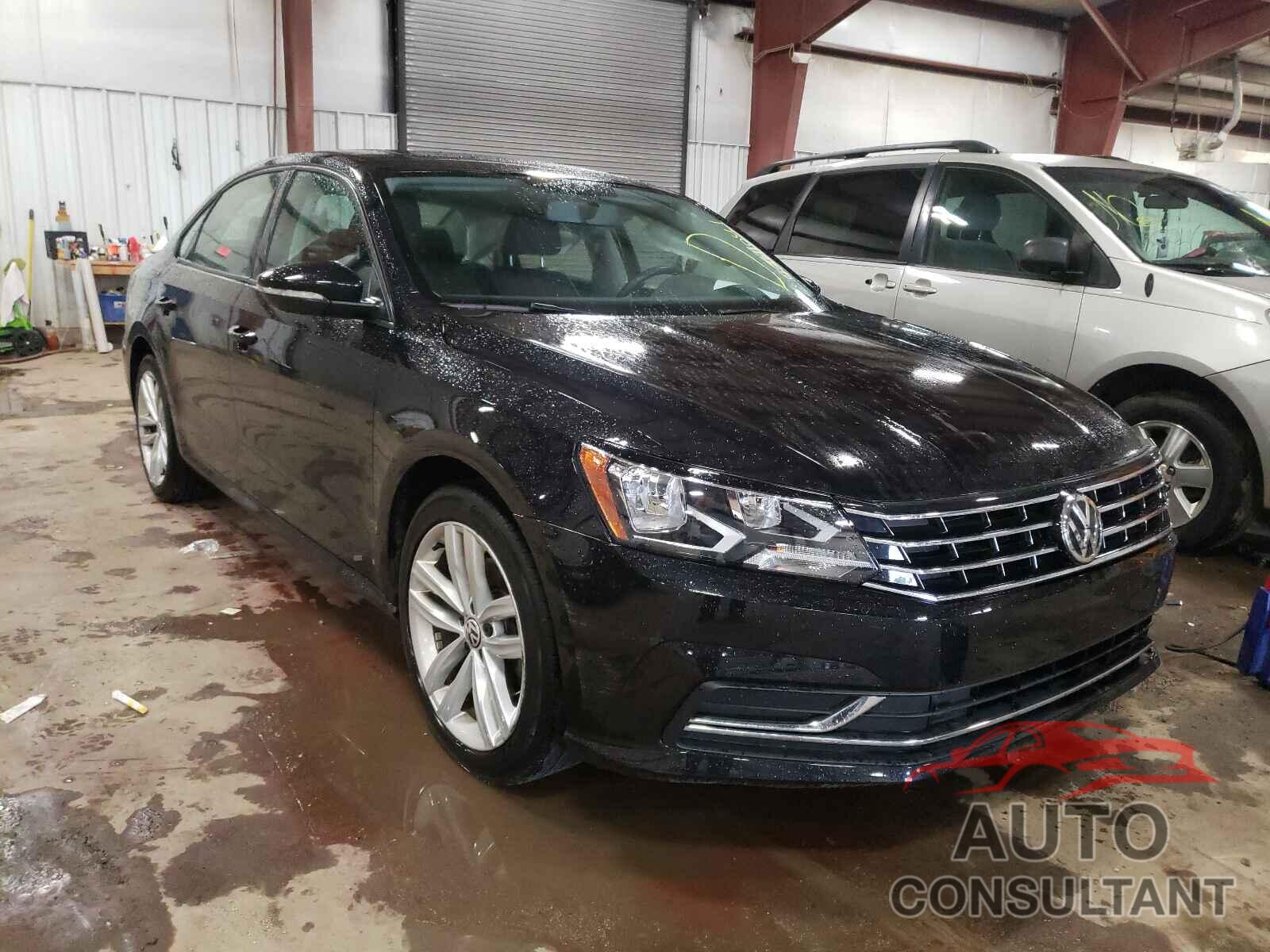 VOLKSWAGEN PASSAT 2019 - 1VWLA7A32KC000897