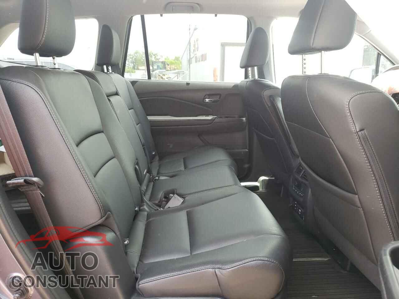 HONDA PILOT 2017 - 5FNYF6H91HB084642