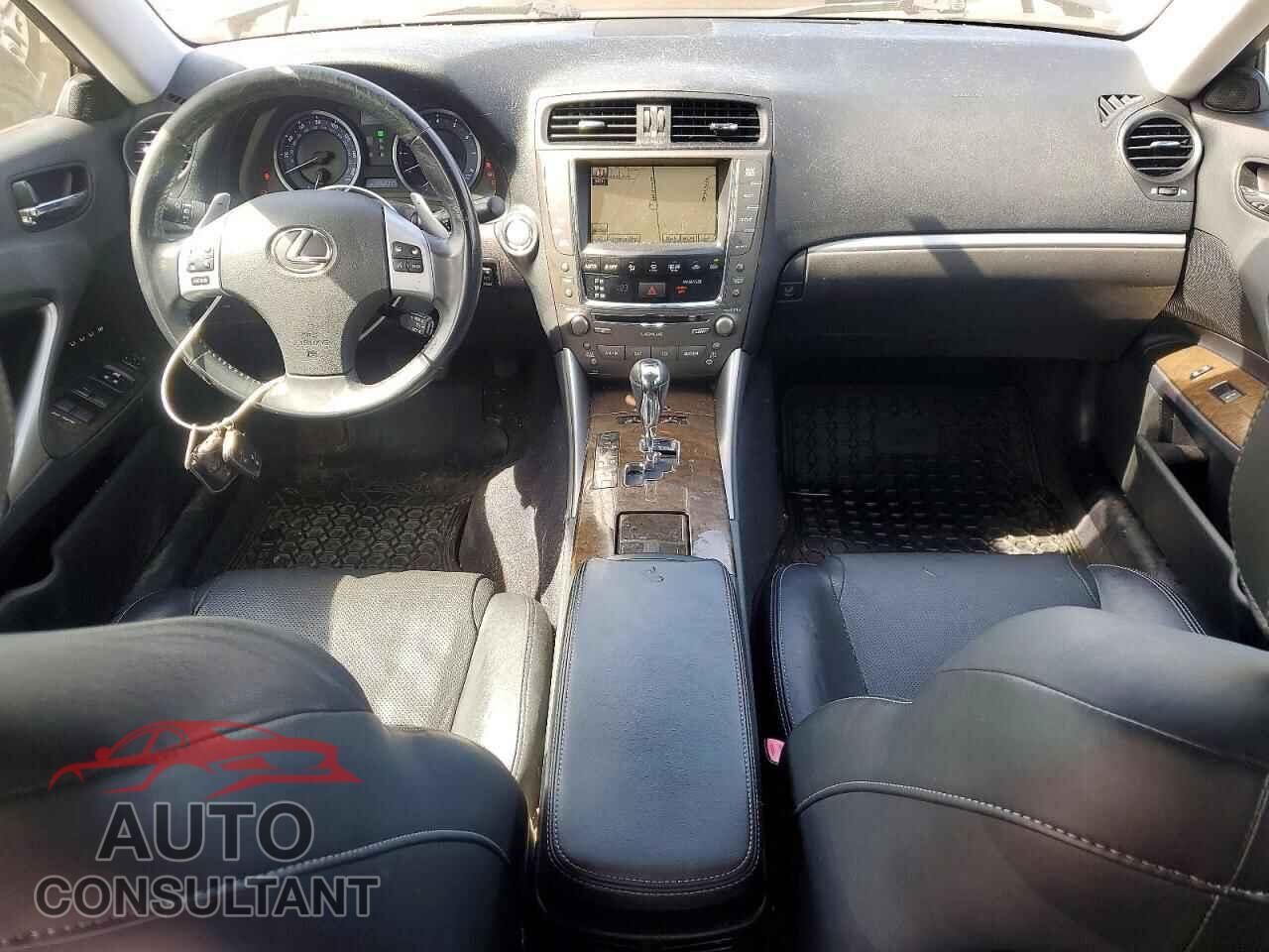 LEXUS IS 2011 - JTHCF5C28B5047352
