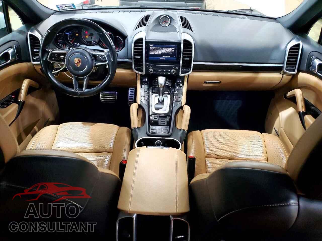 PORSCHE CAYENNE 2017 - WP1AB2A25HLA52775