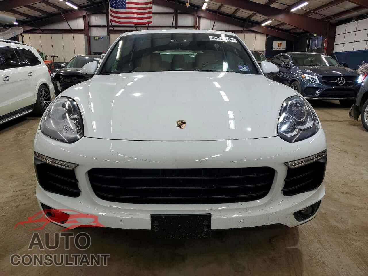PORSCHE CAYENNE 2017 - WP1AB2A25HLA52775
