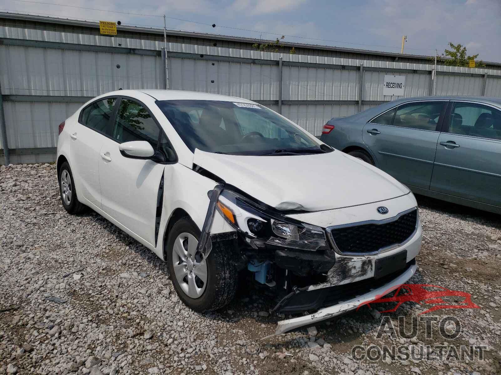 KIA FORTE 2018 - 3KPFK4A75JE218953