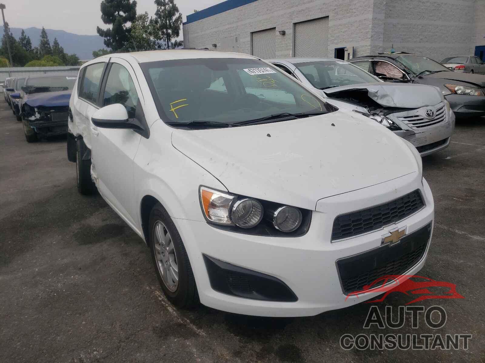 CHEVROLET SONIC 2016 - 1G1JC6SG2G4133007