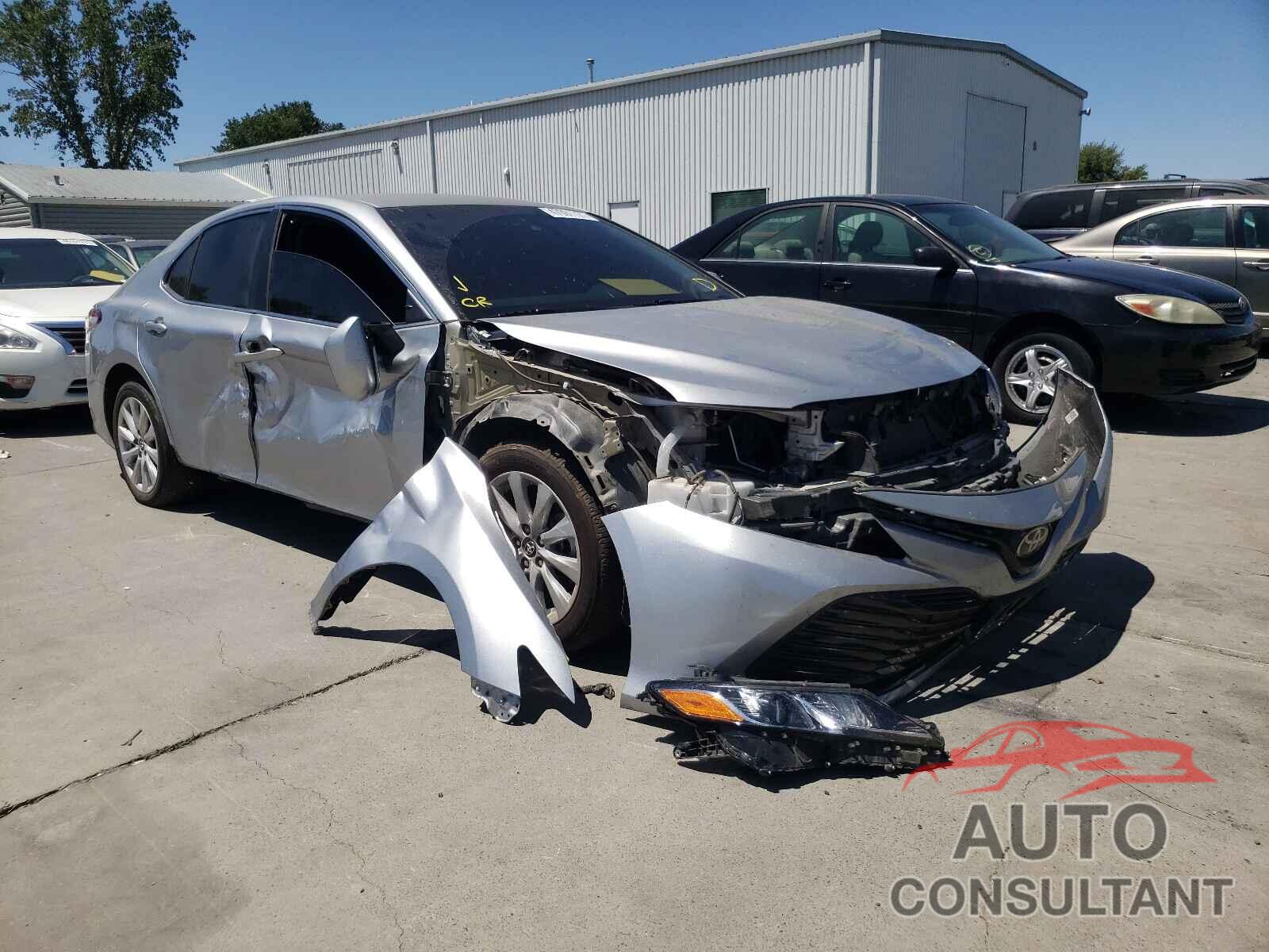TOYOTA CAMRY 2018 - 4T1B11HK9JU154634