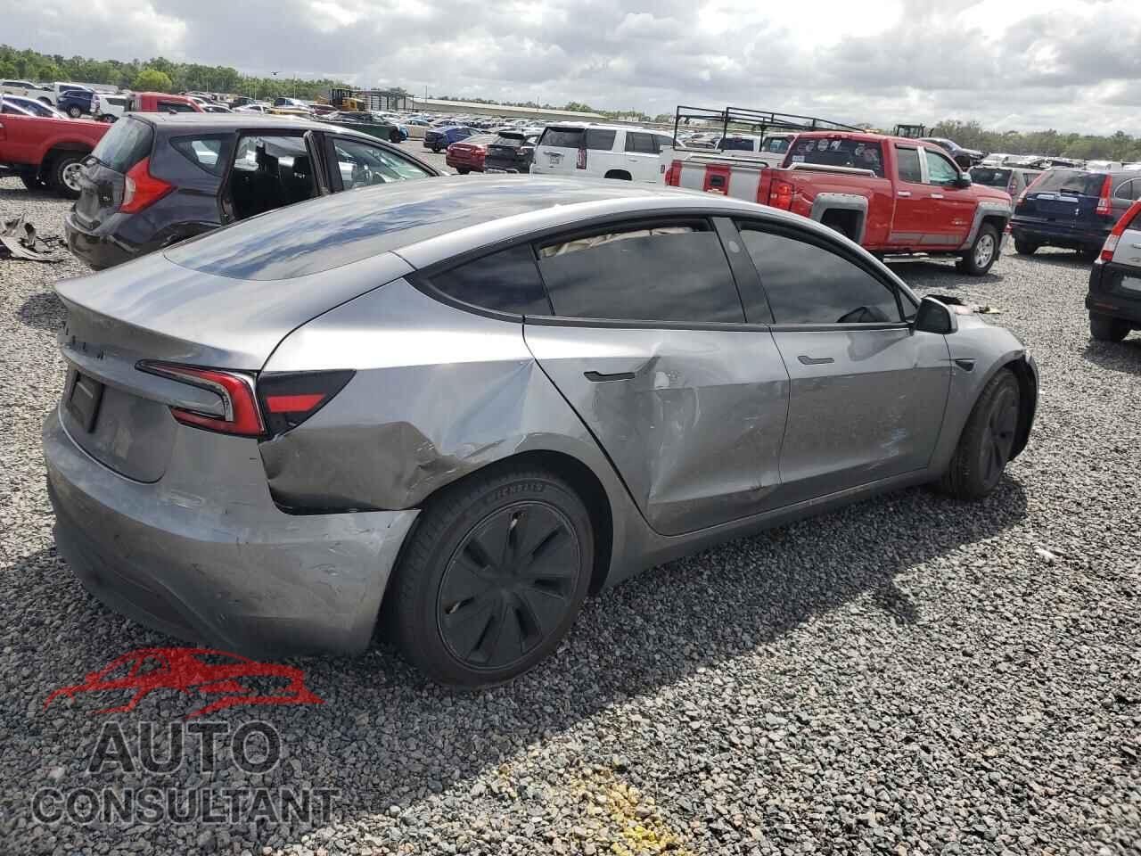 TESLA MODEL 3 2024 - 5YJ3E1EA8RF858885