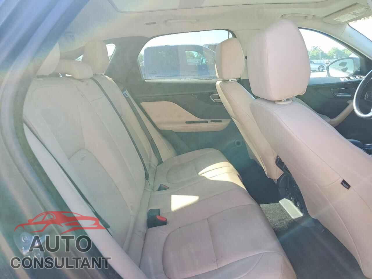 JAGUAR F-PACE 2017 - SADCS2BV8HA490208