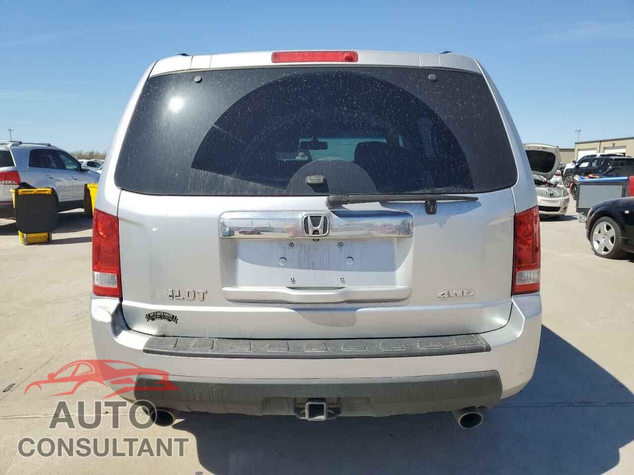 HONDA PILOT 2011 - 5FNYF4H55BB079940