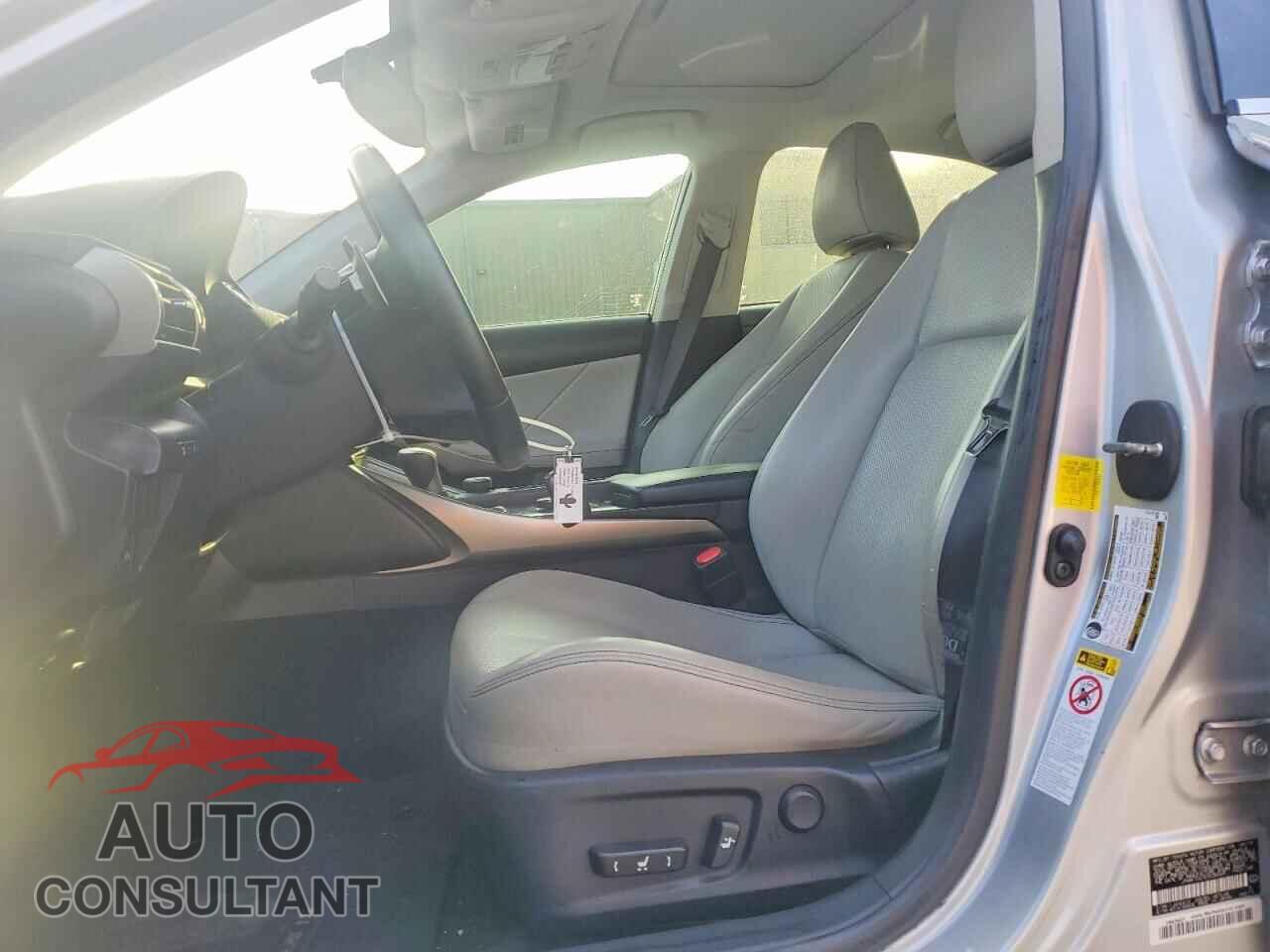 LEXUS IS 2014 - JTHBF1D21E5036569