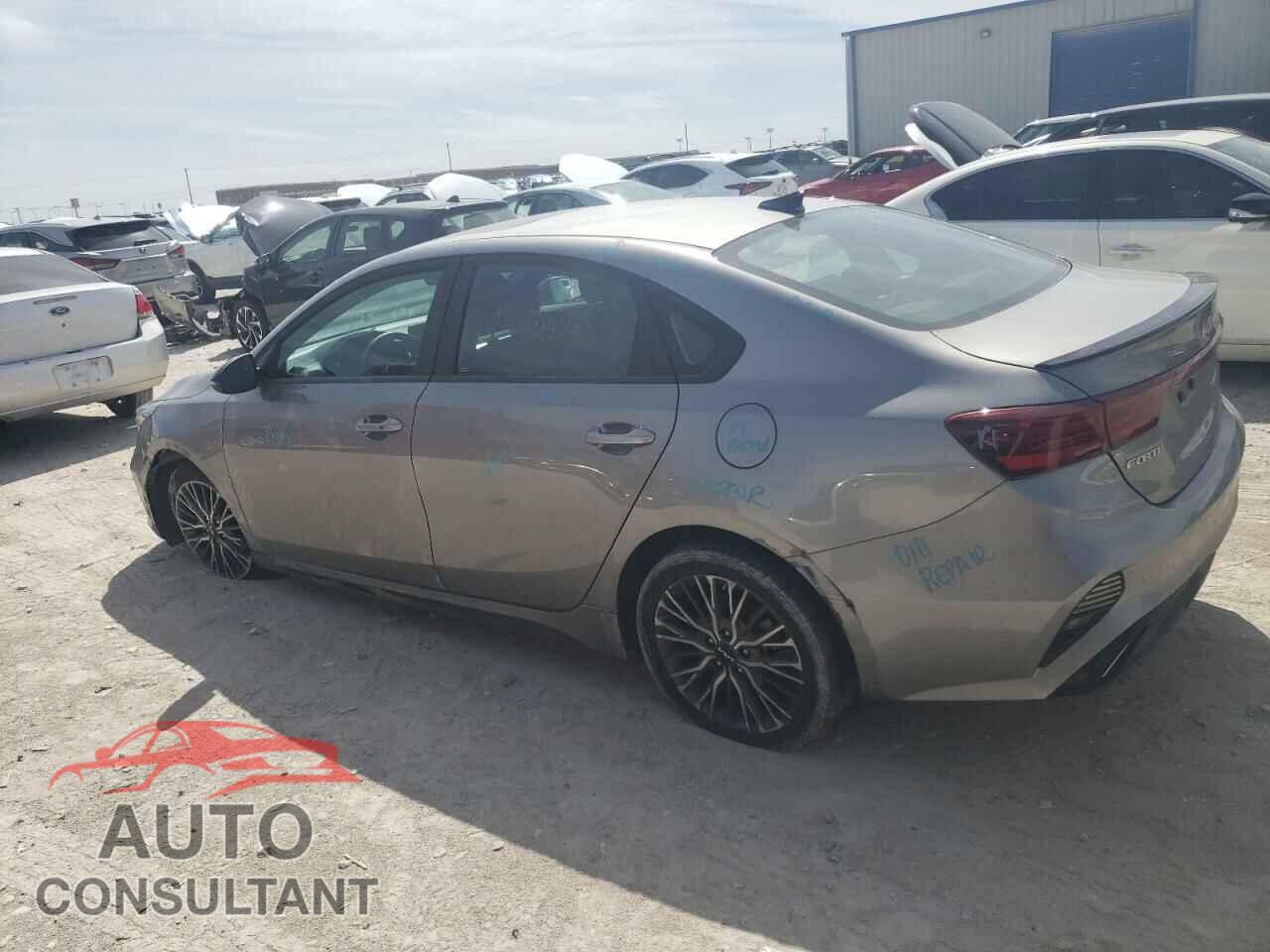 KIA FORTE 2023 - 3KPF54AD3PE527357