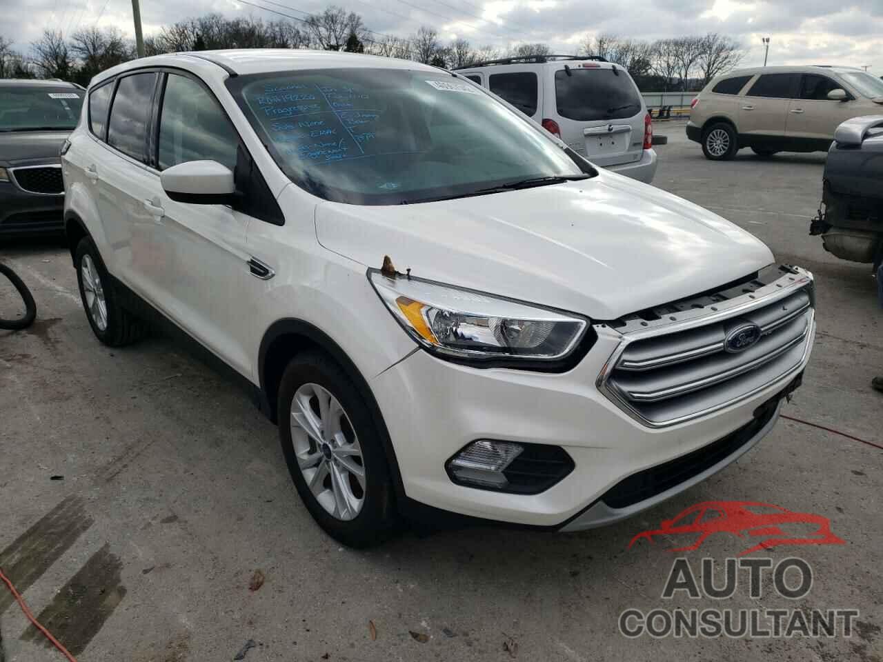FORD ESCAPE 2017 - 1FMCU0GD5HUC44219