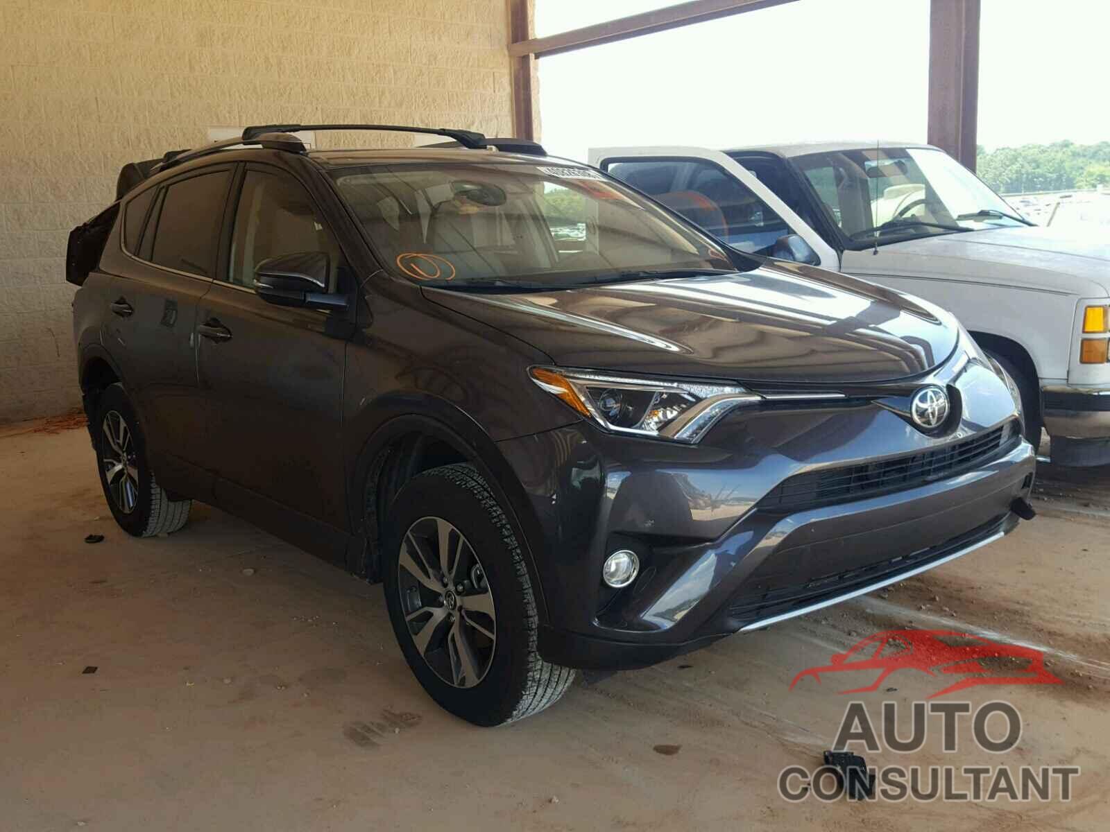 TOYOTA RAV4 XLE 2017 - JTMWFREV5HJ126068
