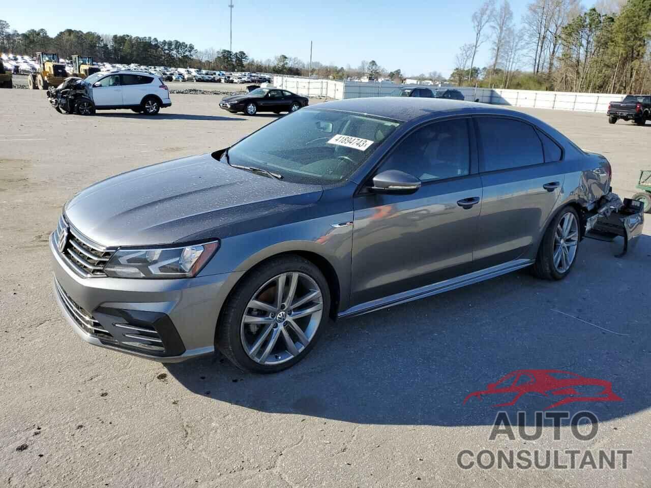VOLKSWAGEN PASSAT 2018 - 1VWAA7A3XJC014374