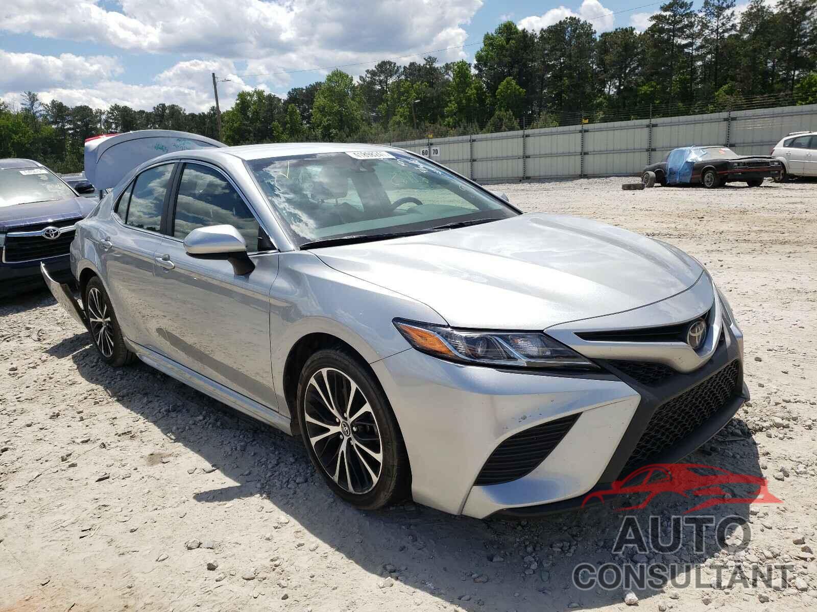 TOYOTA CAMRY 2018 - 4T1B11HKXJU086828