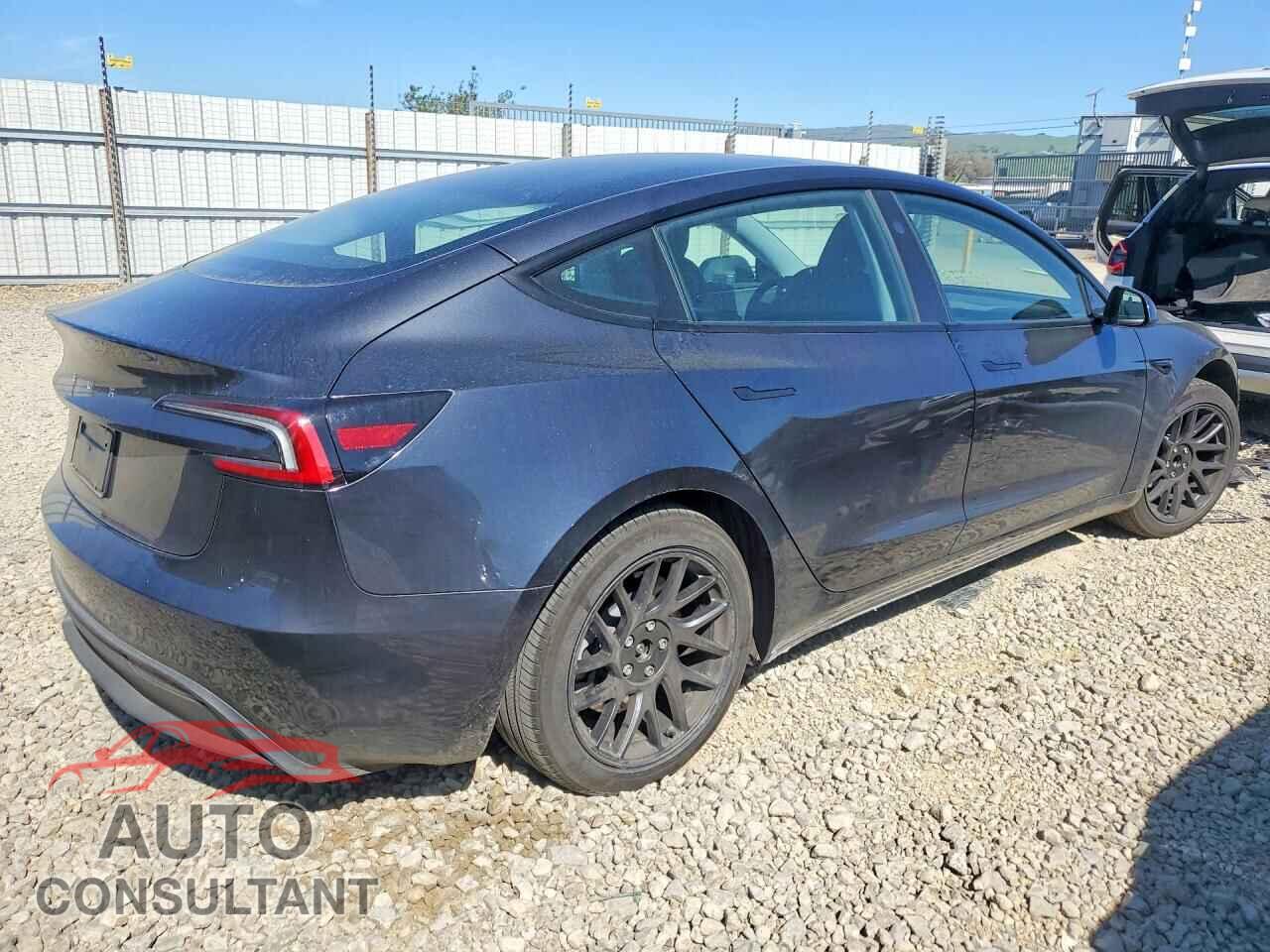 TESLA MODEL 3 2025 - 5YJ3E1EA1SF886016