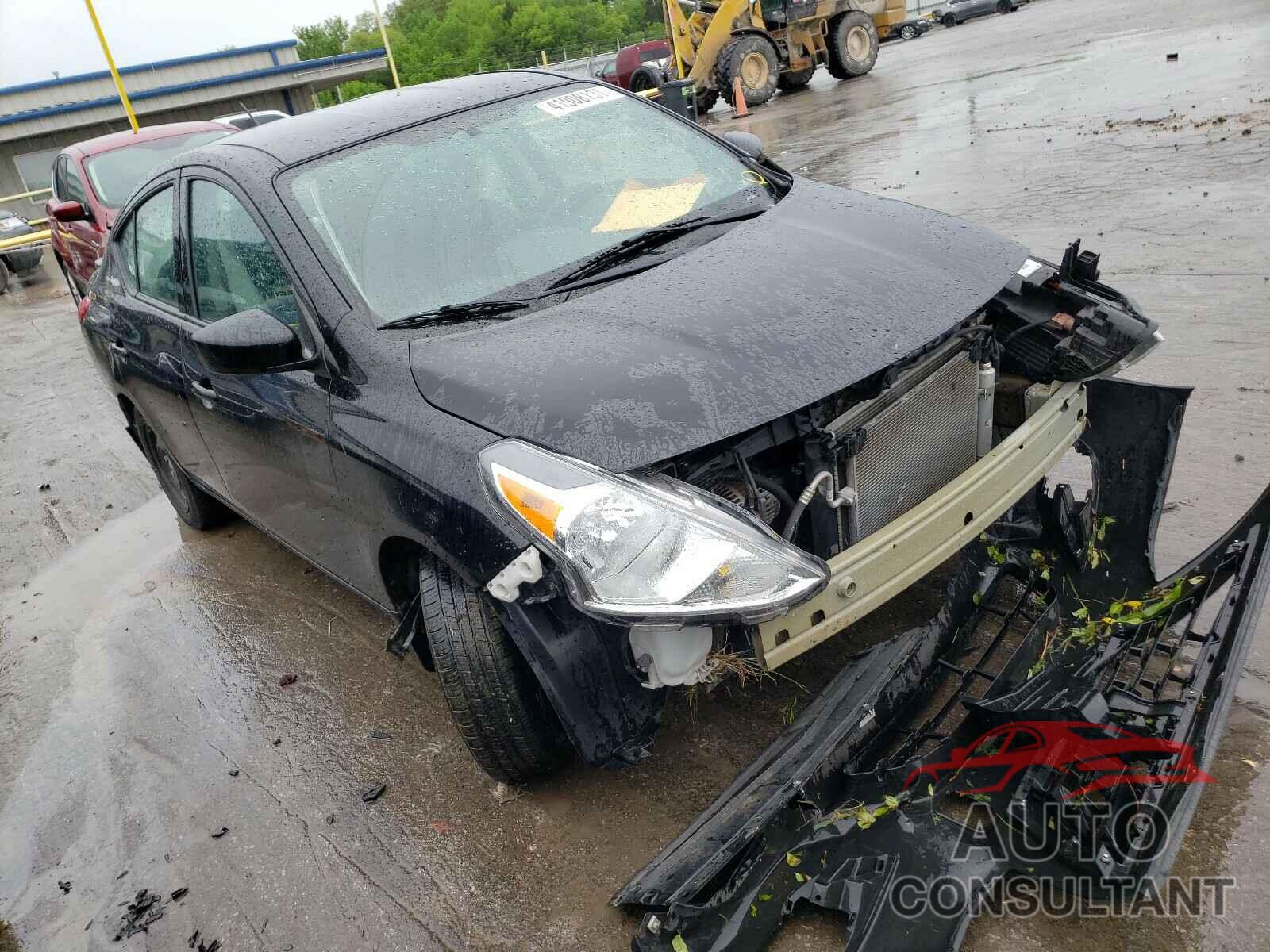 NISSAN VERSA 2018 - 3N1CN7AP0JL868168