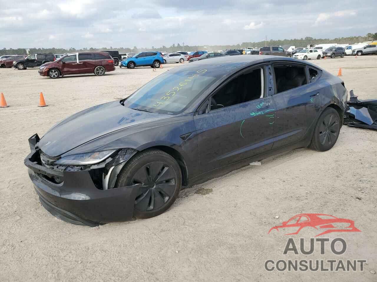 TESLA MODEL 3 2024 - 5YJ3E1EA8RF726631