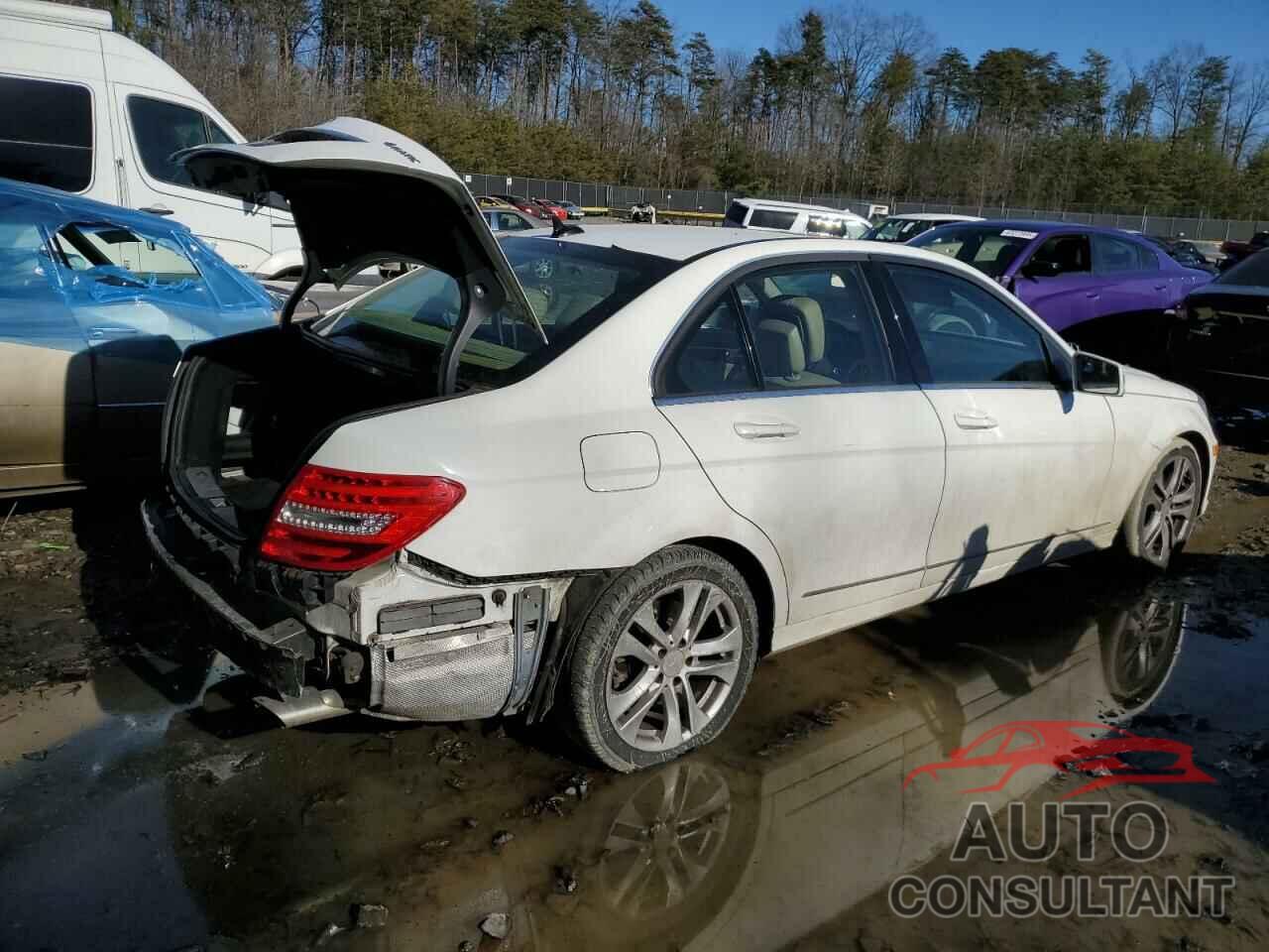 MERCEDES-BENZ C-CLASS 2013 - WDDGF8AB0DR289190
