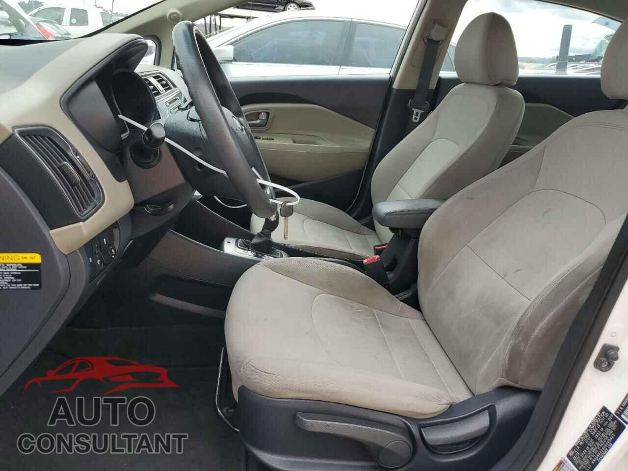 KIA RIO 2017 - KNADN4A39H6040425