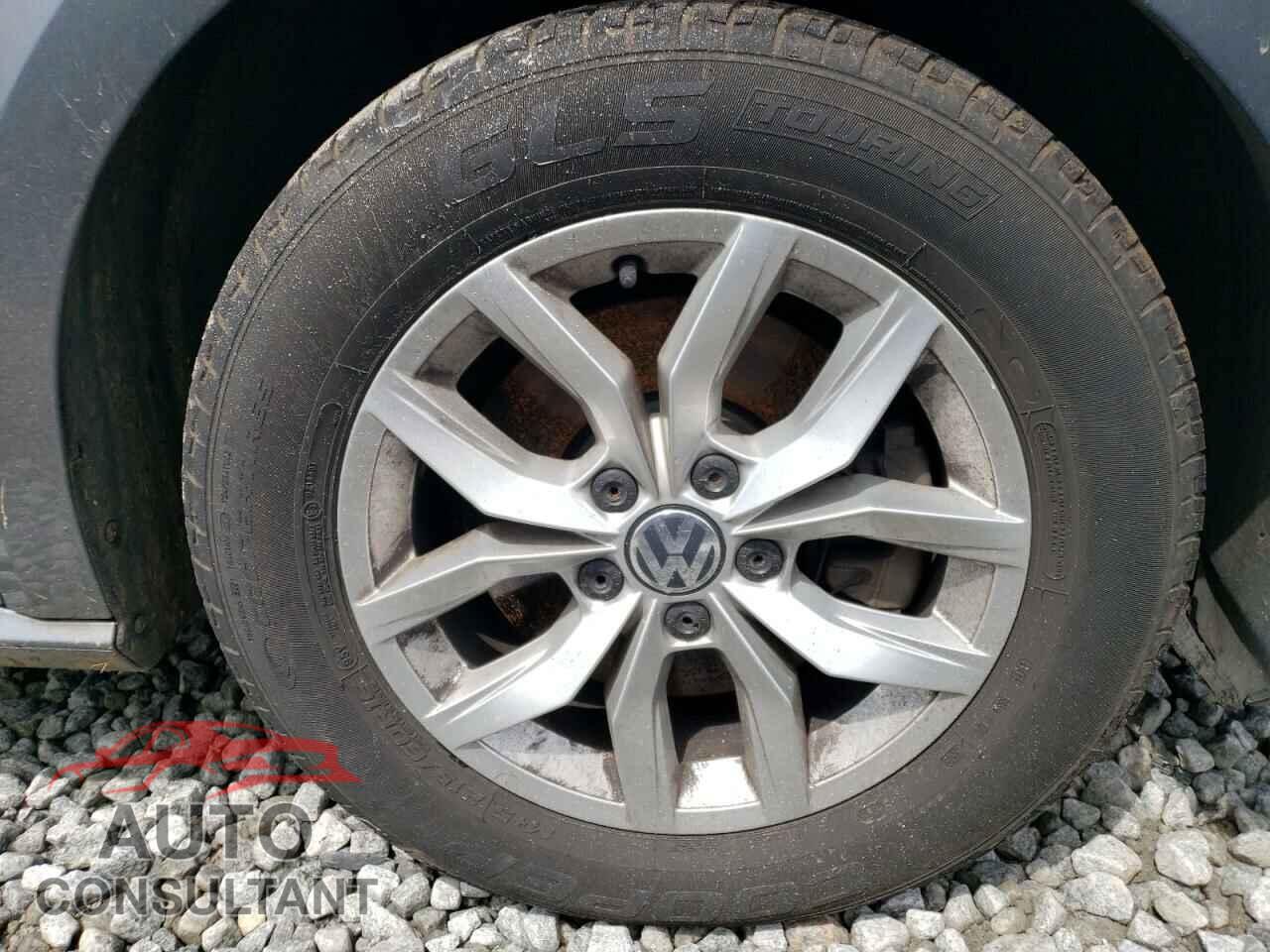 VOLKSWAGEN PASSAT 2017 - 1VWAT7A32HC066487