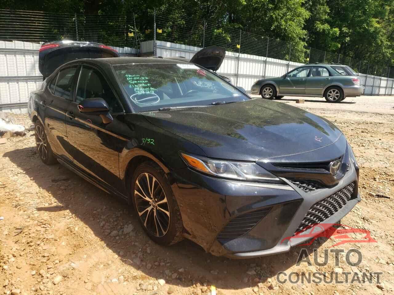 TOYOTA CAMRY 2018 - 4T1B11HK3JU071085