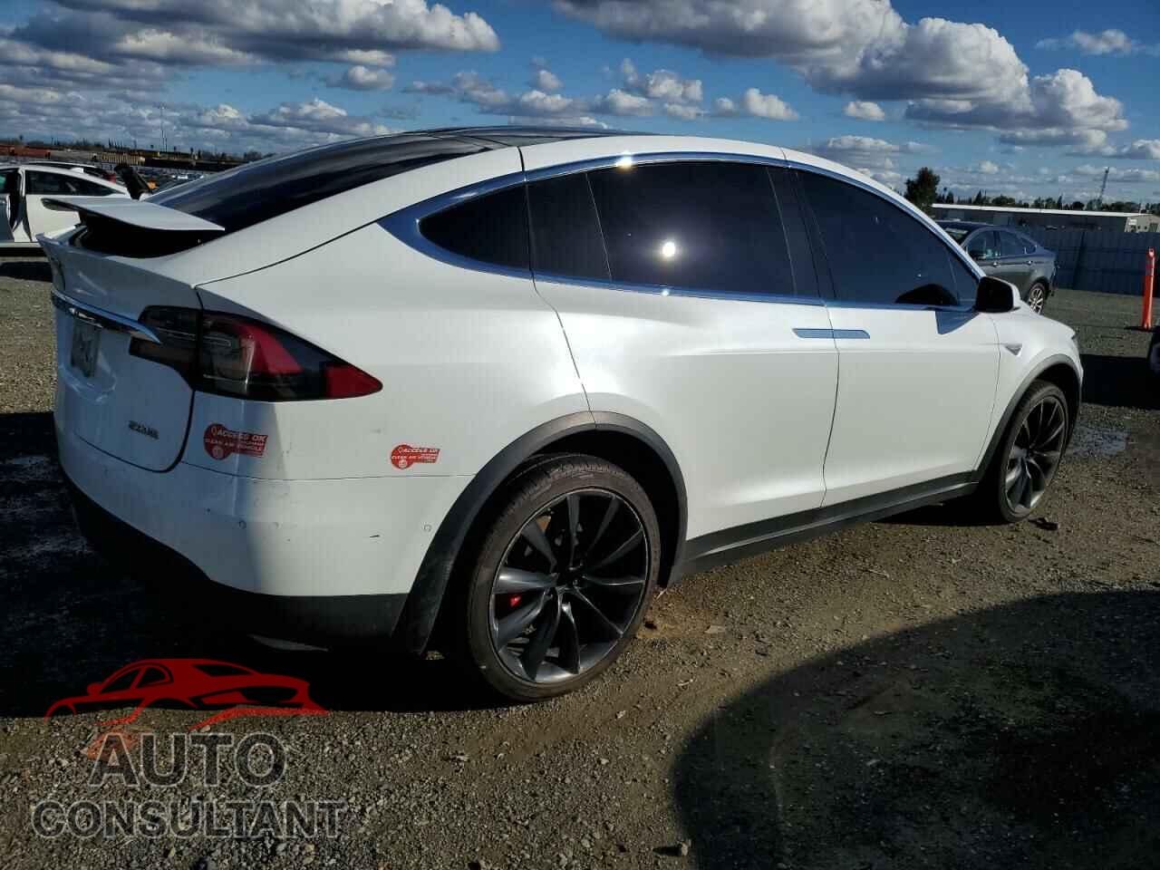 TESLA MODEL X 2016 - 5YJXCAE44GF001445