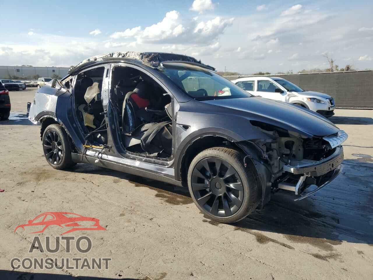 TESLA MODEL Y 2024 - 7SAYGDED3RF056646