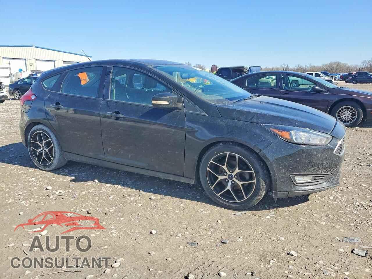FORD FOCUS 2017 - 1FADP3M28HL252685