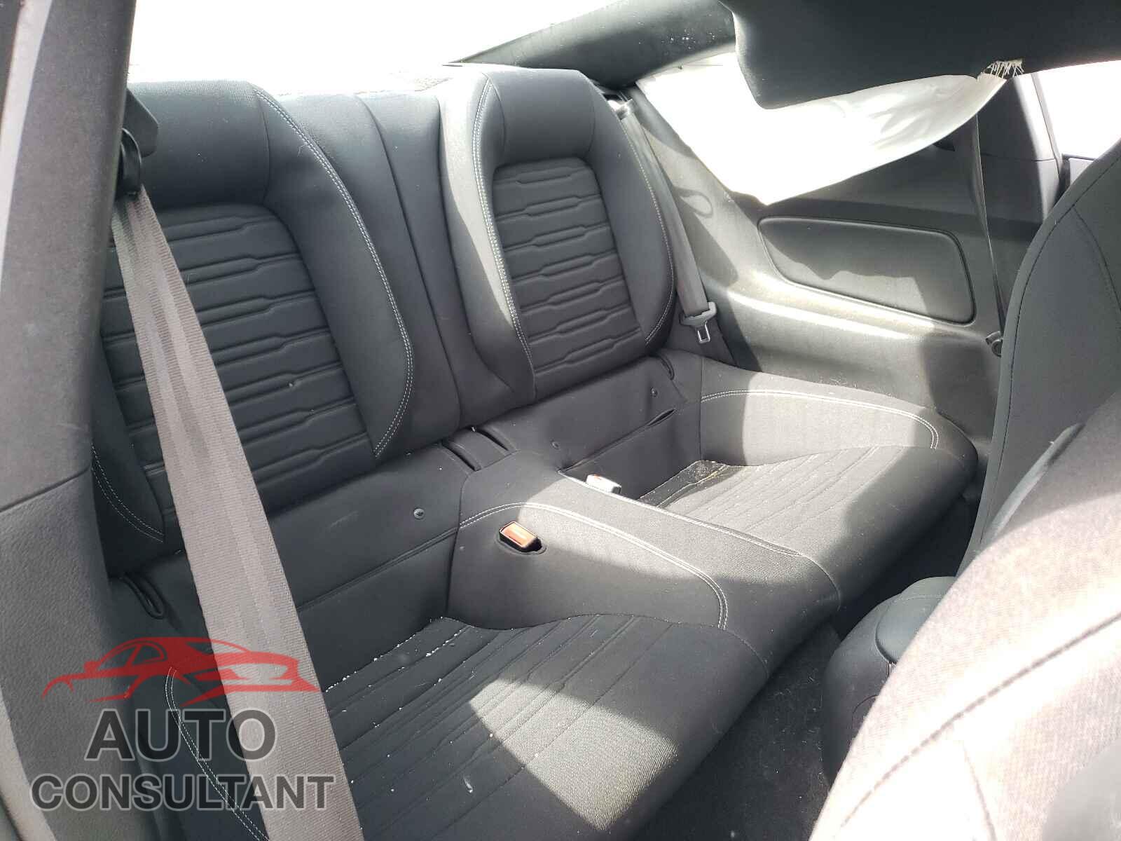 FORD MUSTANG 2019 - 1FA6P8CF6K5152607