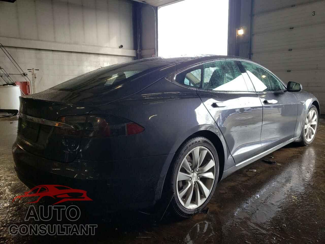 TESLA MODEL S 2015 - 5YJSA1S26FF096544