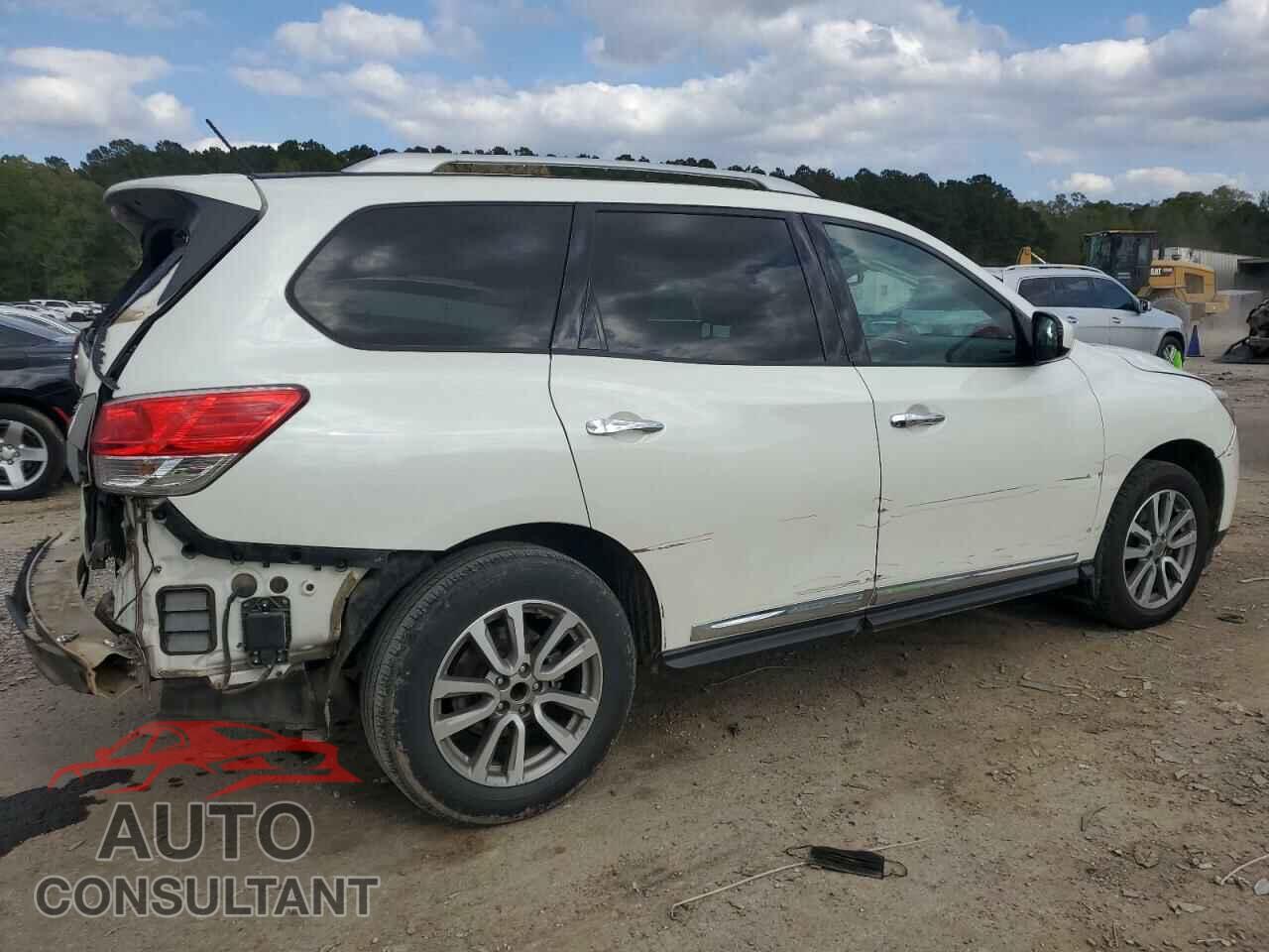 NISSAN PATHFINDER 2015 - 5N1AR2MN2FC685584