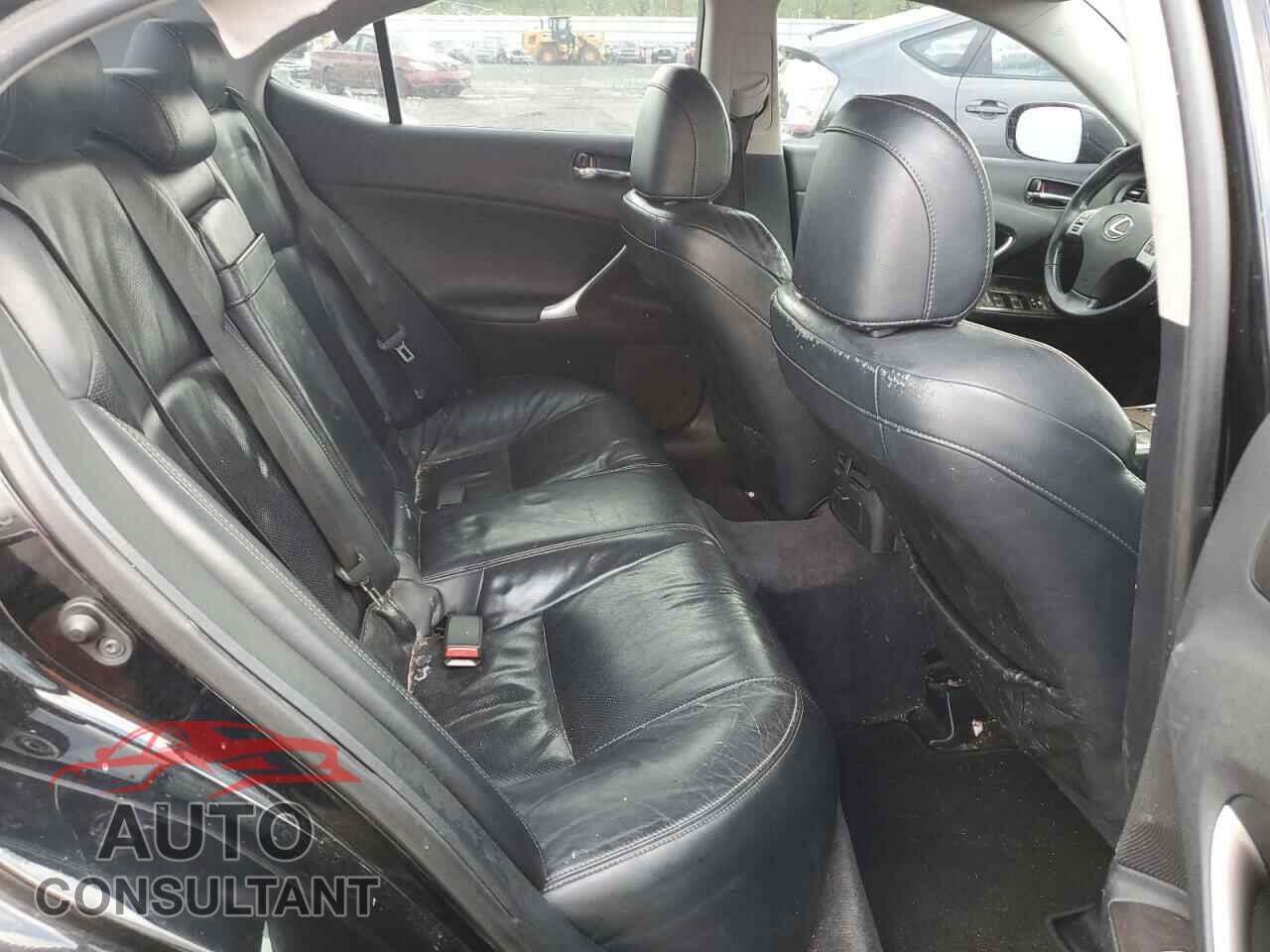 LEXUS IS 2012 - JTHBF5C22C5170044