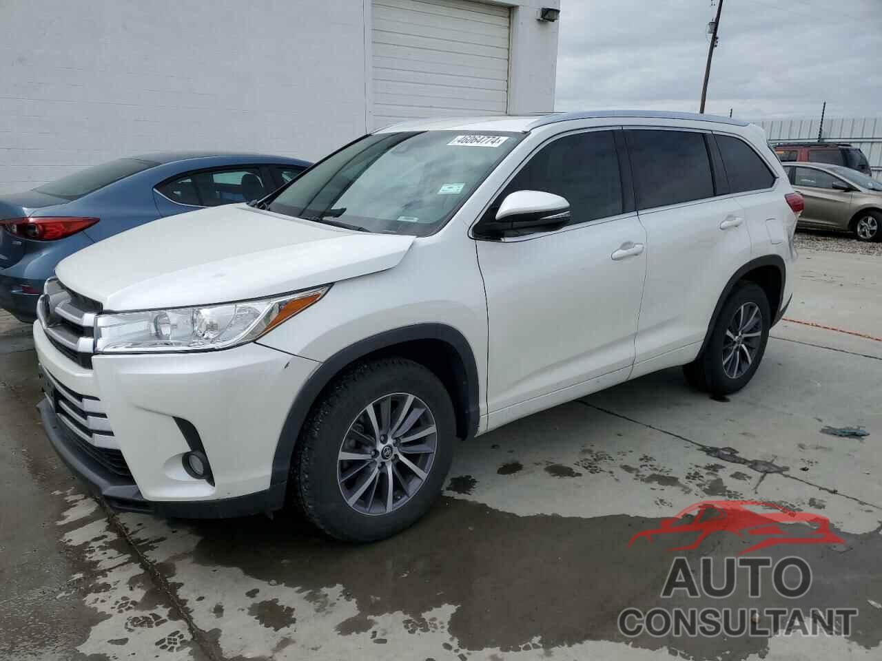 TOYOTA HIGHLANDER 2018 - 5TDKZRFH0JS541869