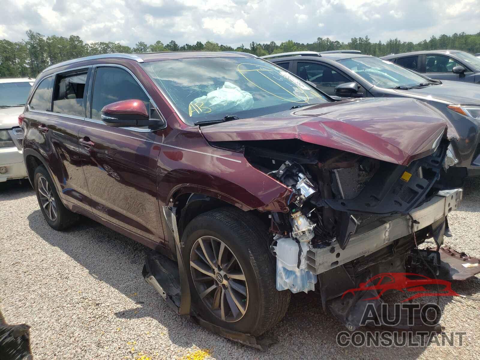TOYOTA HIGHLANDER 2018 - 5TDKZRFH5JS247318