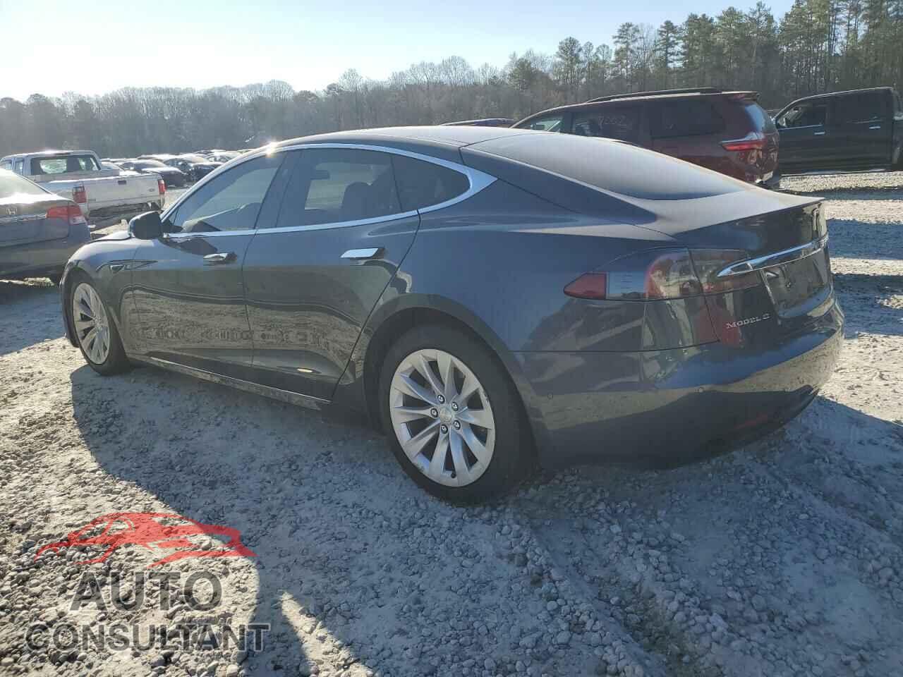 TESLA MODEL S 2018 - 5YJSA1E26JF283528