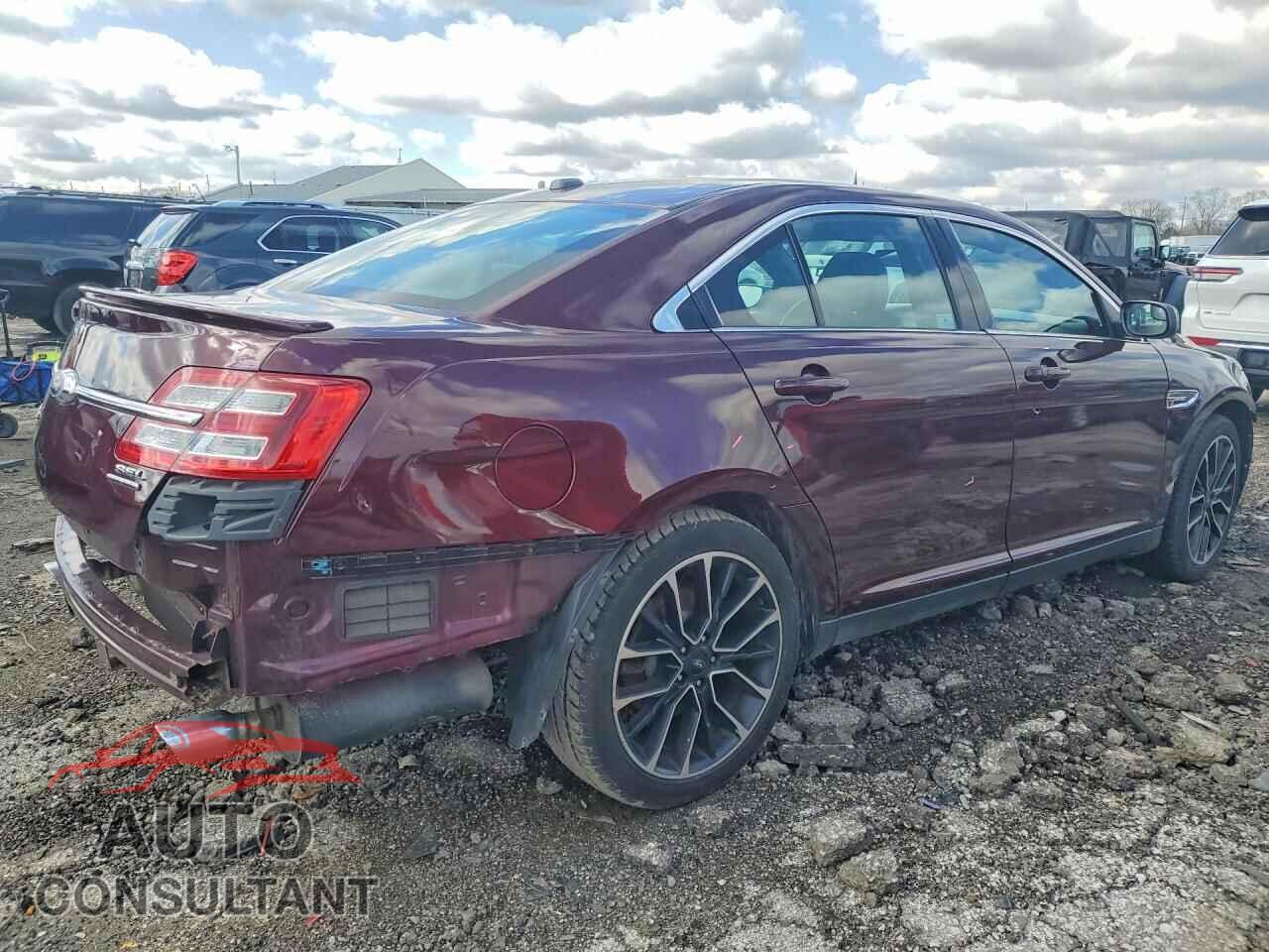 FORD TAURUS 2018 - 1FAHP2E88JG118370