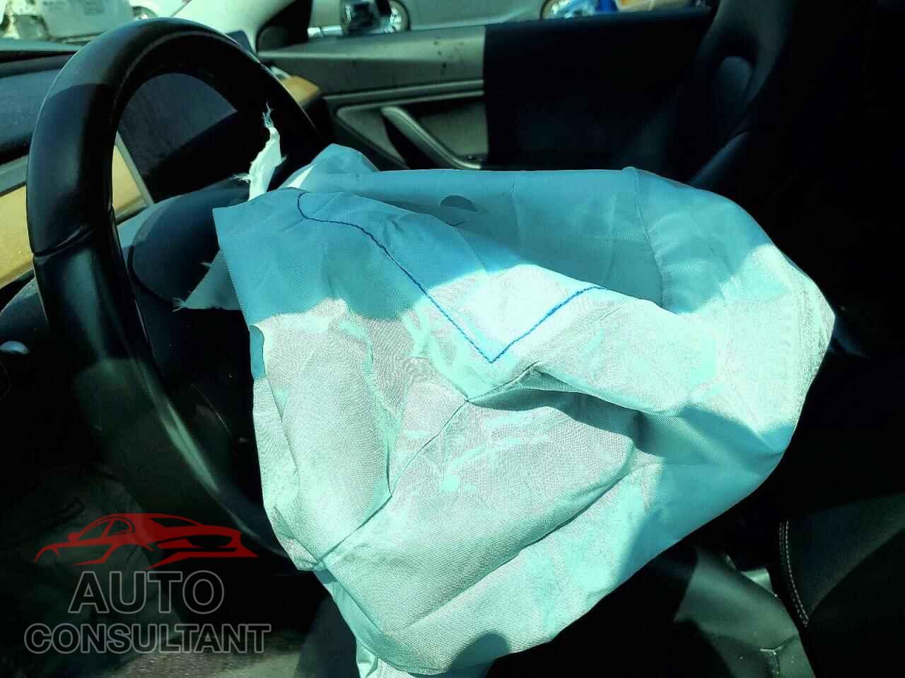 TESLA MODEL 3 2018 - 5YJ3E1EA2JF059494