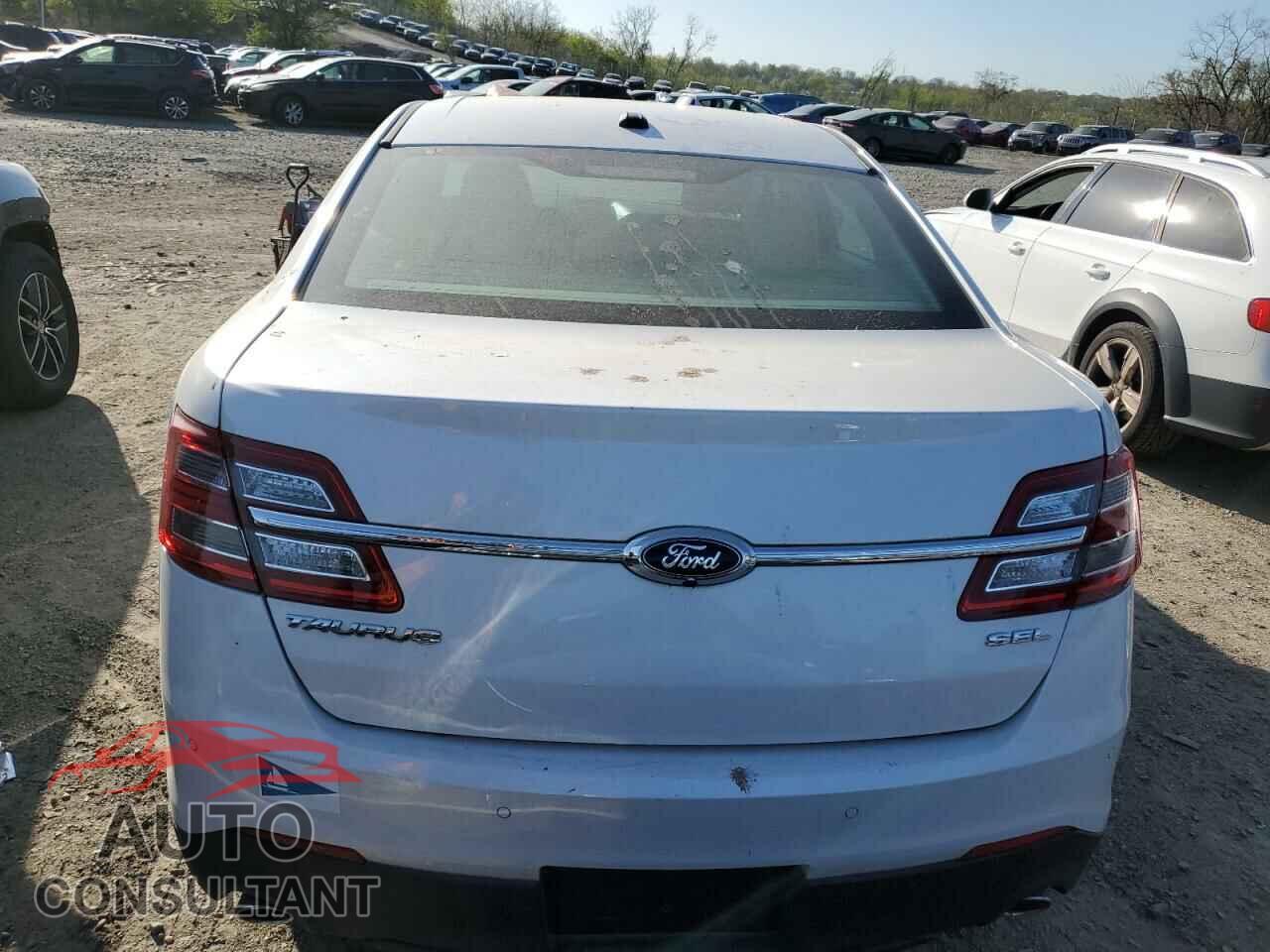 FORD TAURUS 2015 - 1FAHP2E83FG176975